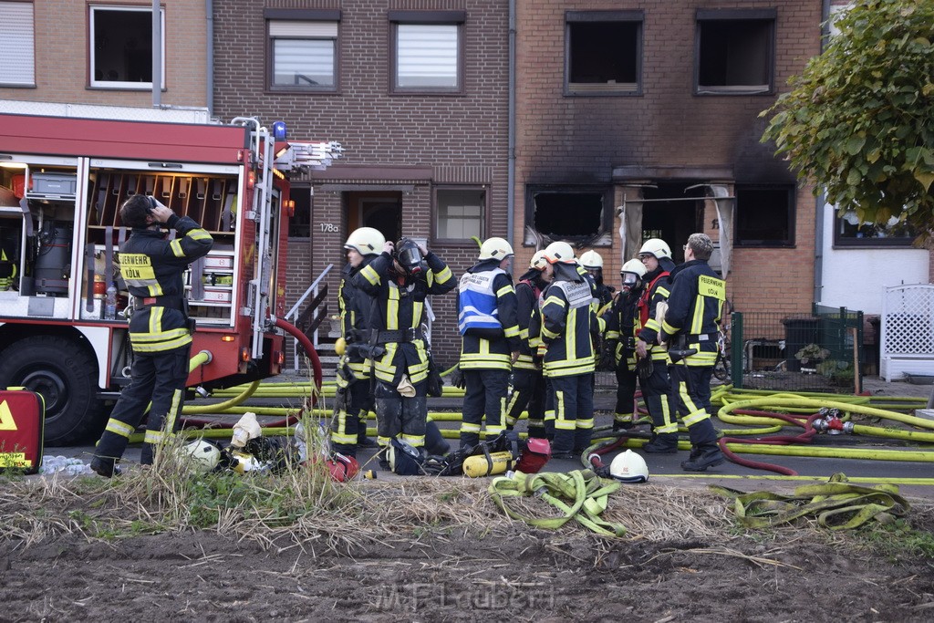 Feuer 2 Vollbrand Reihenhaus Roggendorf Berrischstr P117.JPG - Miklos Laubert